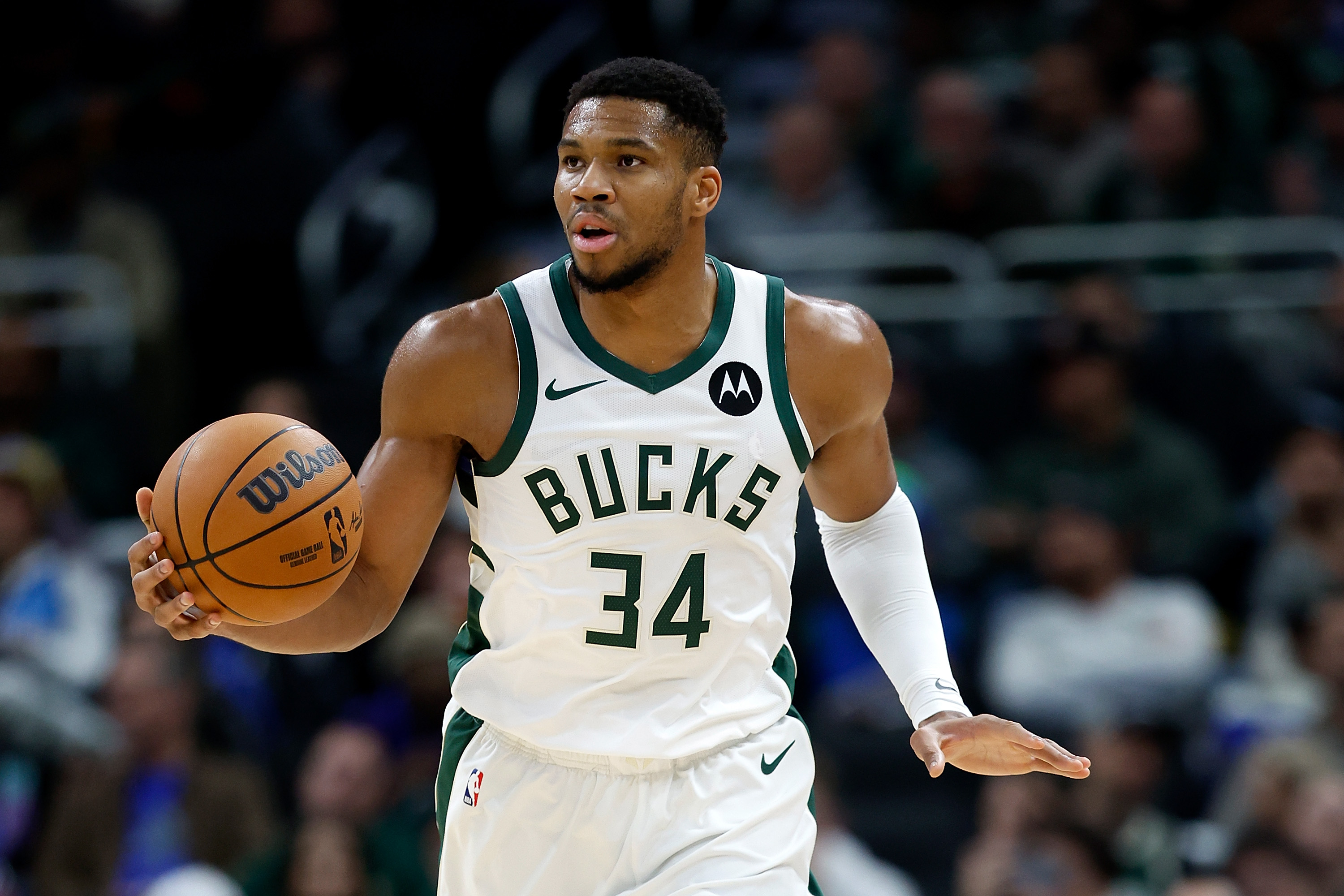 Detroit Pistons v Milwaukee Bucks
