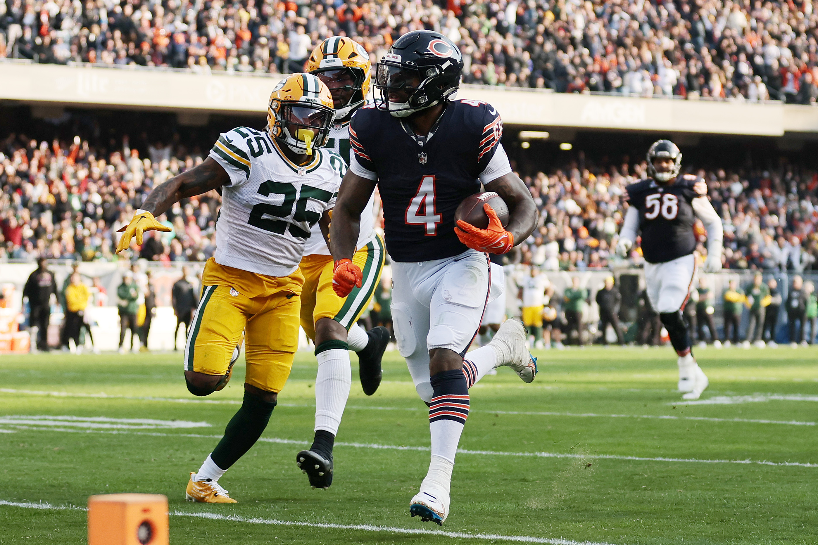 Green Bay Packers v Chicago Bears